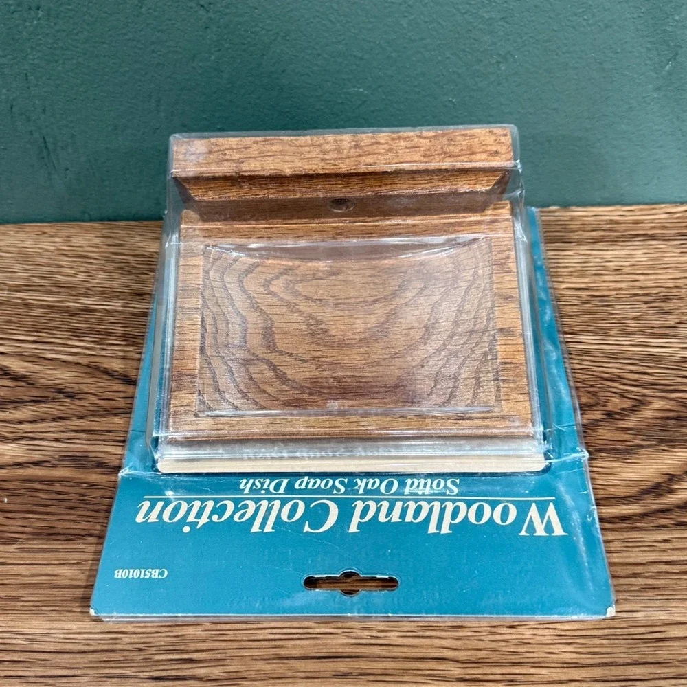 Vintage Woodland Collection Solid Oak Soap Dish Wall Mount Wood Grain Brown NEW